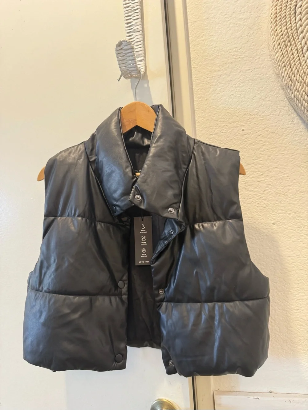 New NWT Love Tree Black Puffer Vest small